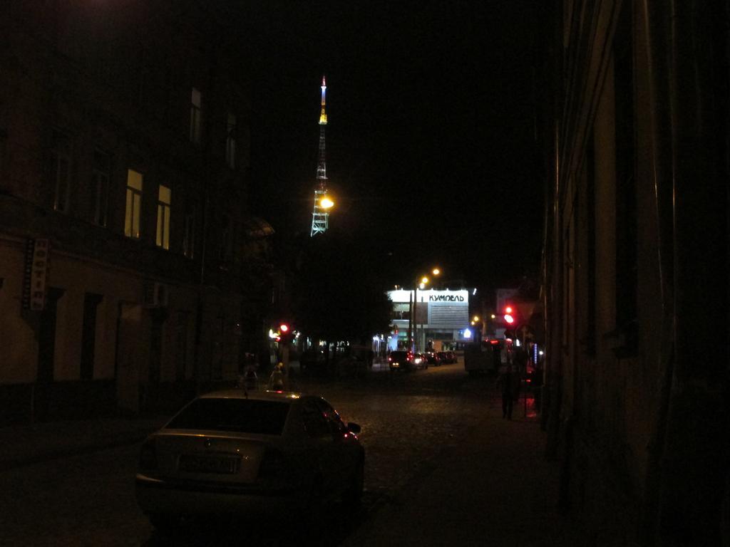 Near Opera Apartment 利沃夫 外观 照片